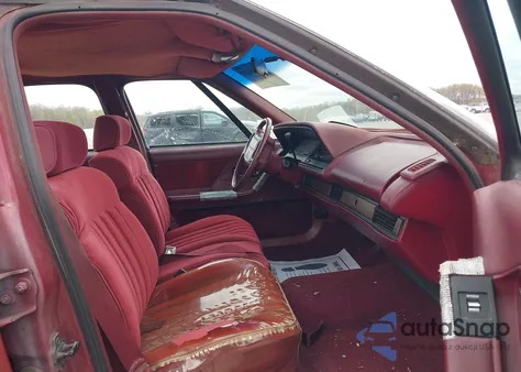 1992 Oldsmobile 88 Royale z USA, uszkodzony, nr VIN 1G3HN53L5NH362244